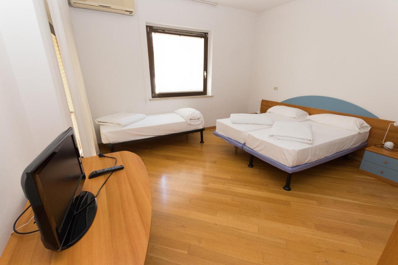 ריבה דל גארדה Spiaggia Residence מראה חיצוני תמונה