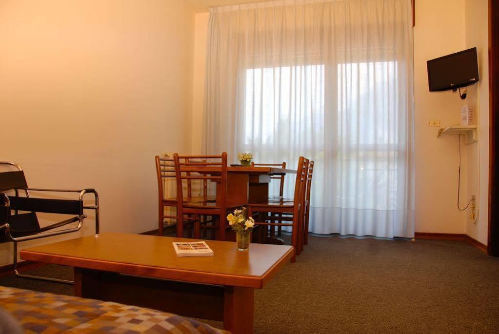 ריבה דל גארדה Spiaggia Residence מראה חיצוני תמונה
