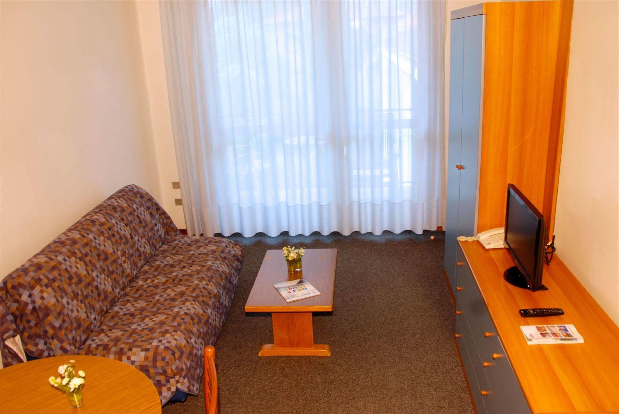 ריבה דל גארדה Spiaggia Residence מראה חיצוני תמונה